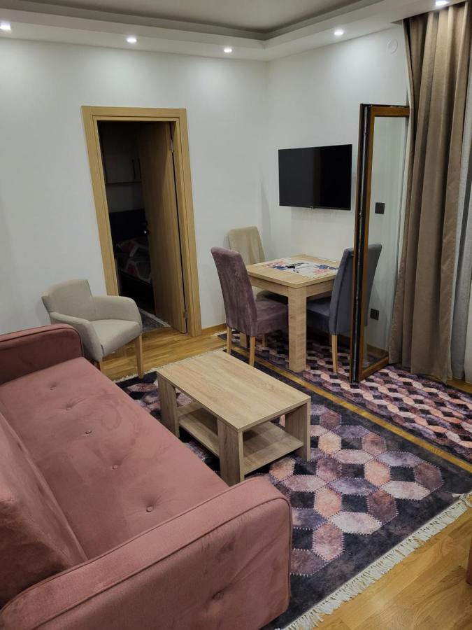 Lux Apartmani Bajova Цетинє Екстер'єр фото