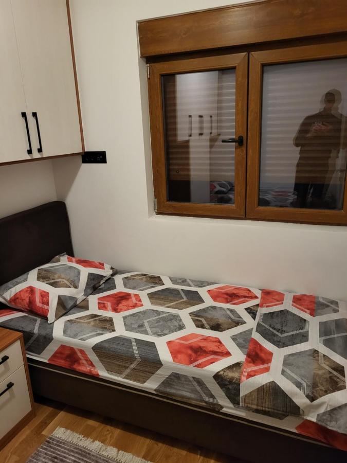Lux Apartmani Bajova Цетинє Екстер'єр фото