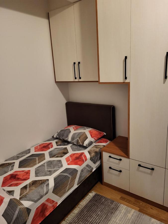 Lux Apartmani Bajova Цетинє Екстер'єр фото
