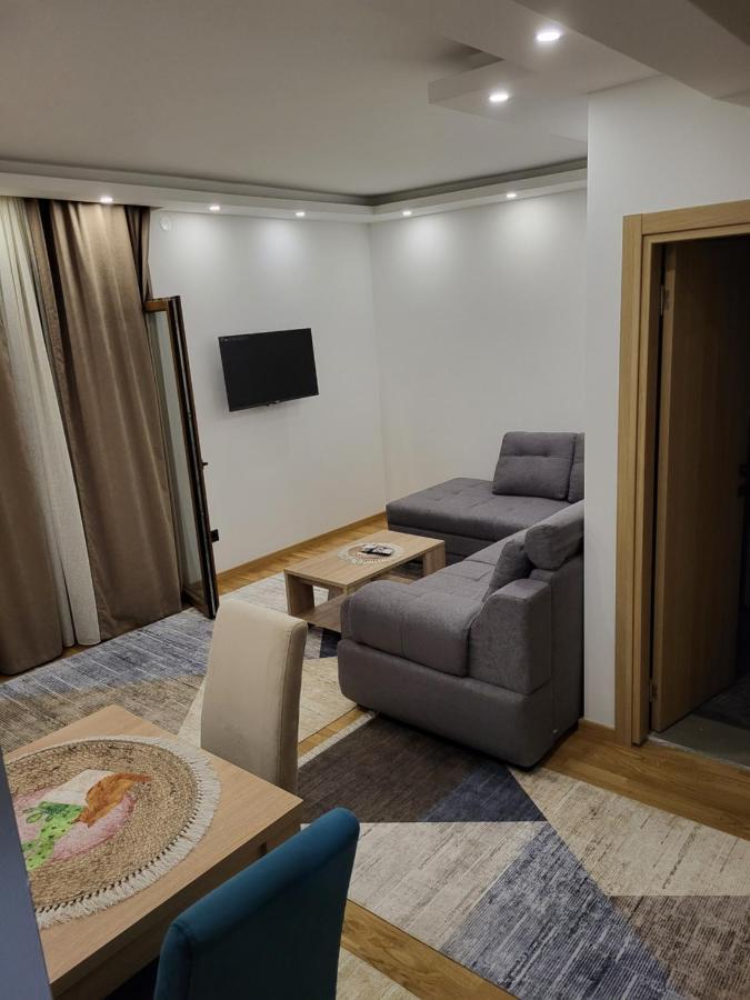 Lux Apartmani Bajova Цетинє Екстер'єр фото